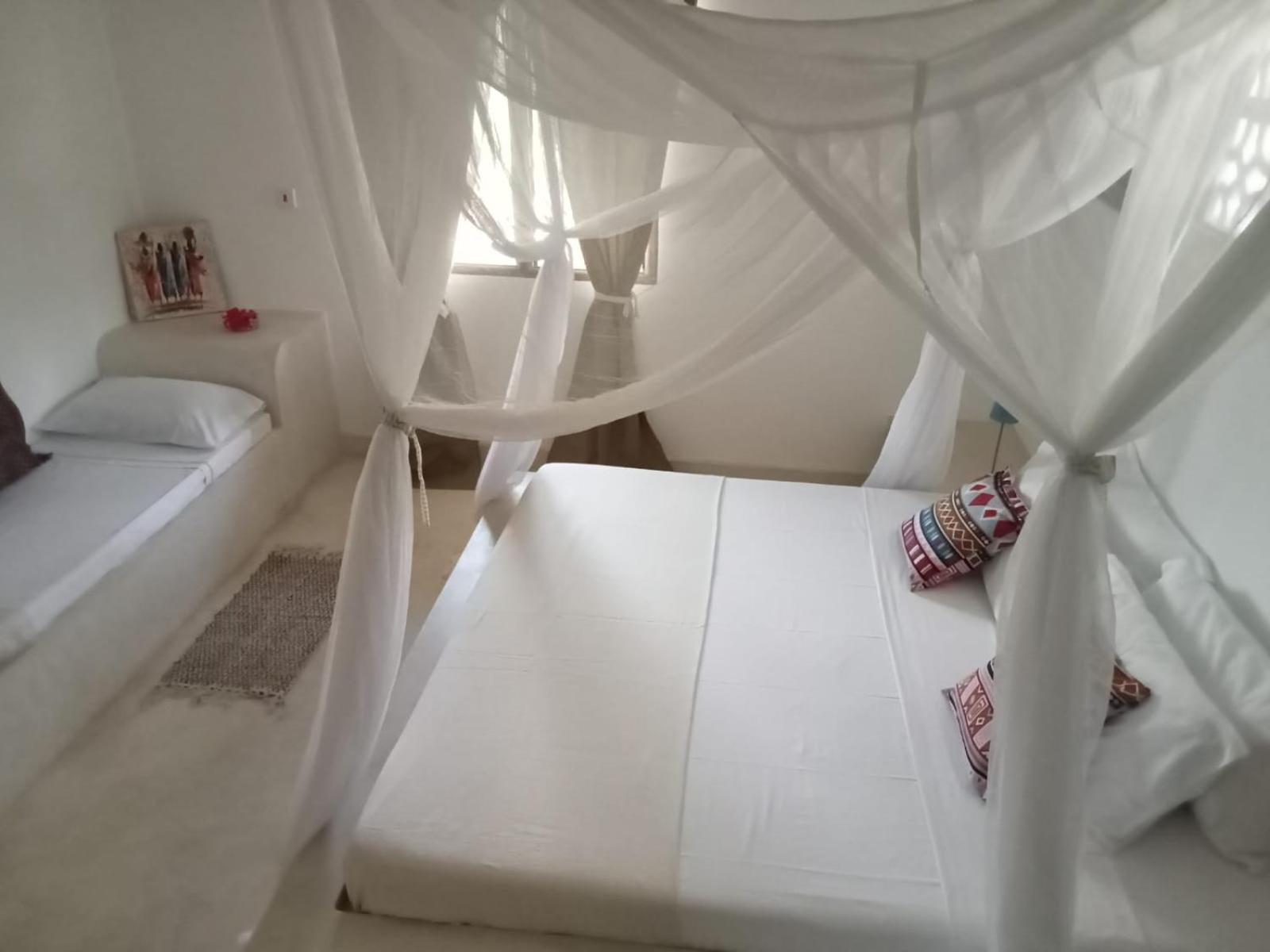 Shira House Bed & Breakfast Watamu Exterior photo