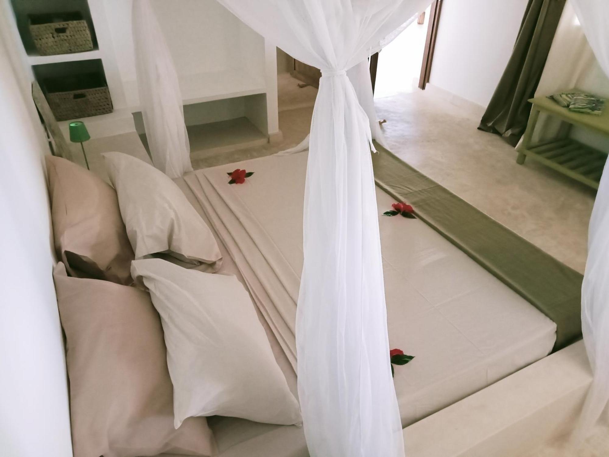 Shira House Bed & Breakfast Watamu Exterior photo