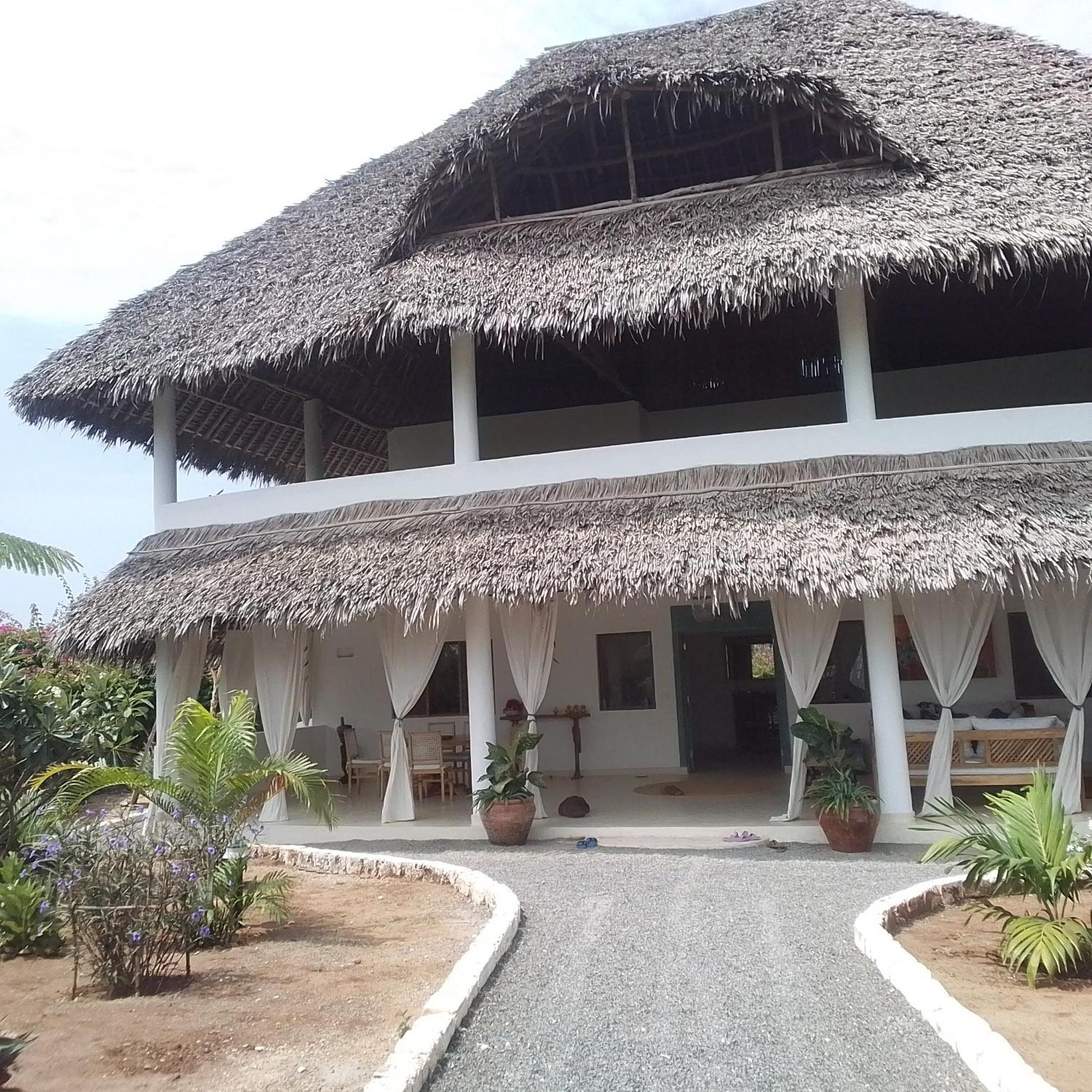 Shira House Bed & Breakfast Watamu Exterior photo